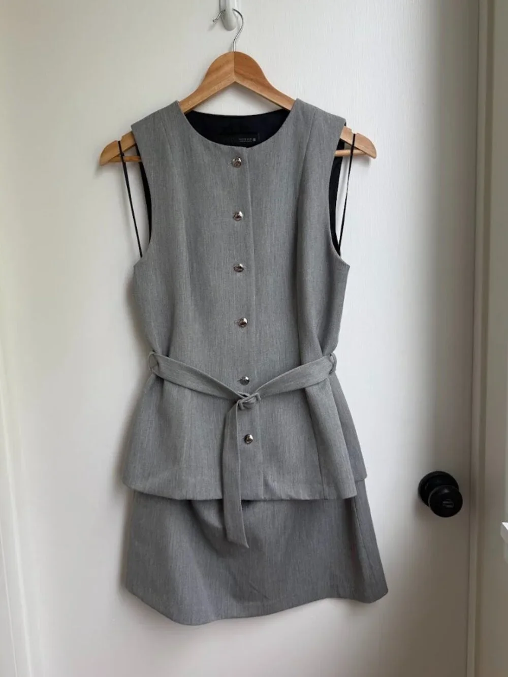 Zara gray belted dress - Picture 1 of 3
